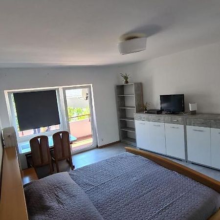 Ferienwohnung Mit Balkon In Krumpendorf Екстериор снимка